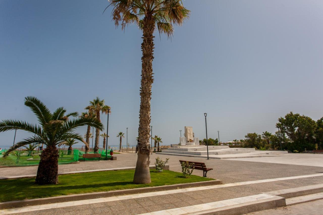Water Lily Apartment By The Sea Rethymno  Exterior photo